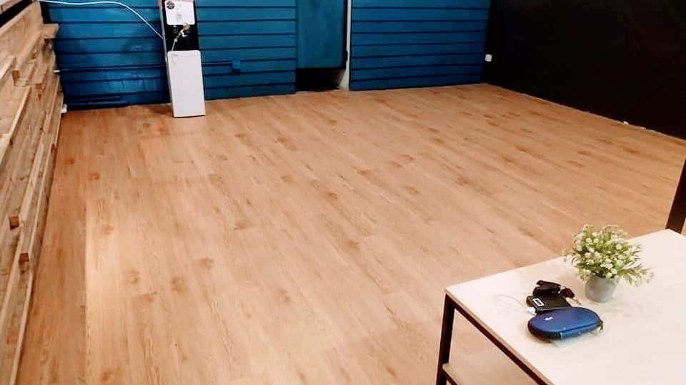 Vinyl flooring